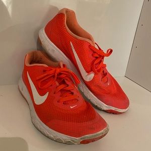 Size 7 Nike Sneaker